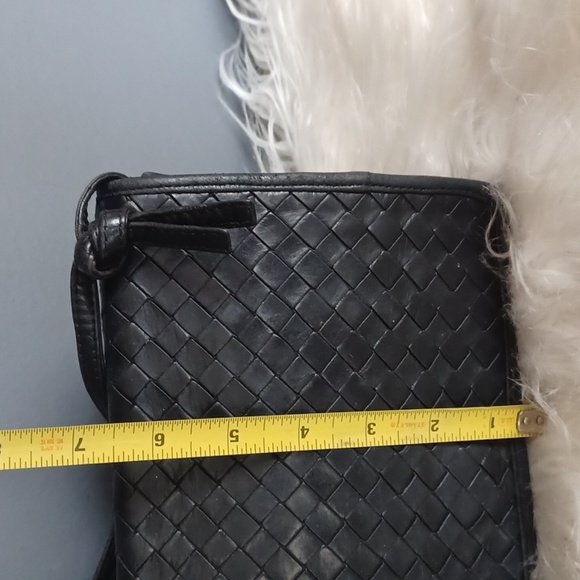 Bottega Veneta Black Woven Crossbody - Picture 12 of 16